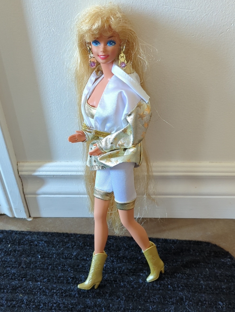 Hollywood Hair Barbie With Complete Outfit